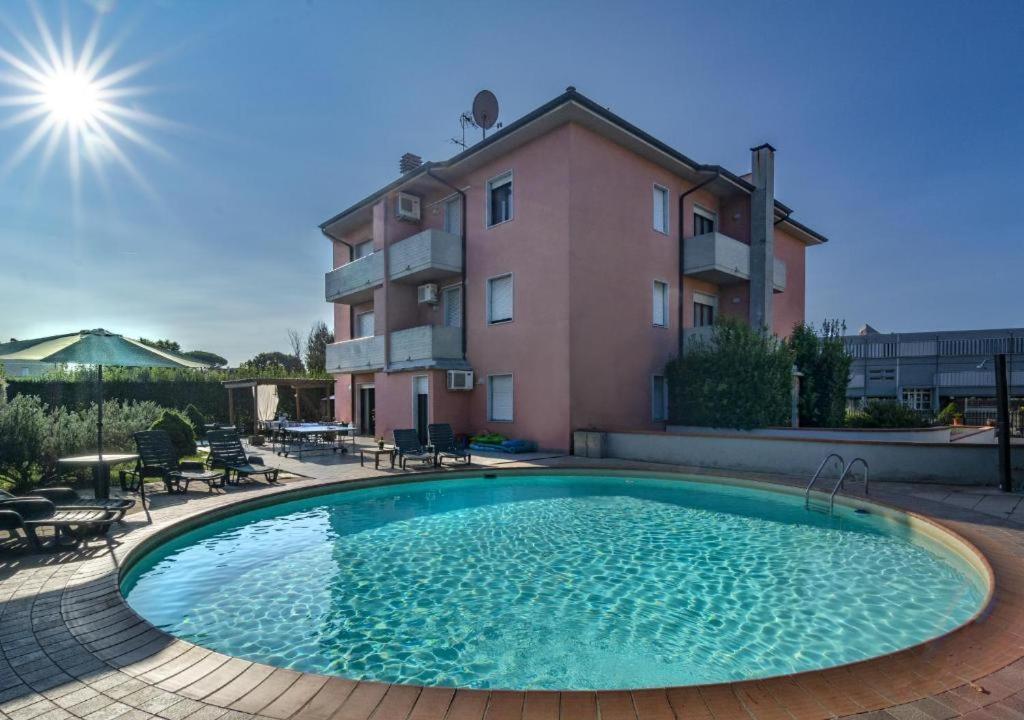 Giada Palace Apartments & Pool - Giada Palace Group Lucca Exteriör bild